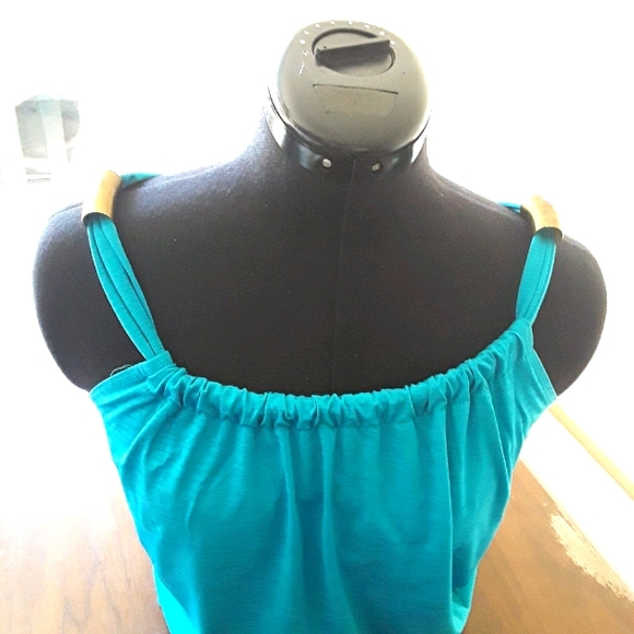 Sleeveless Top-Turquoise/Teal Top - Picture 2 of 5